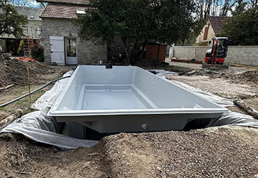 Installation piscine coque à Torcy - 77