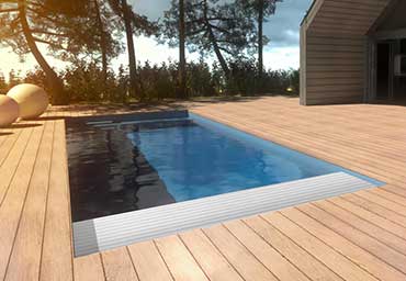 Piscine FETUNA 8 Plus • 7,90 m x 3,00 m - fond plat 1,40 m avec coffre volet immergé